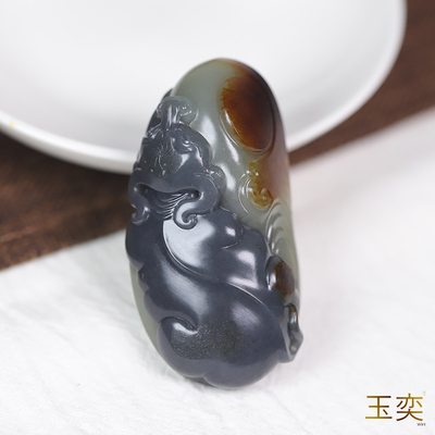 玉奕新疆和田玉籽料三色生肖牛