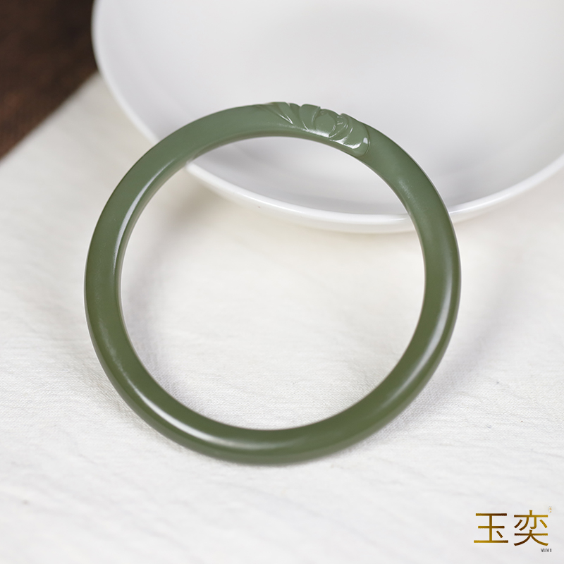 玉奕新疆和田玉籽料沙枣青手镯