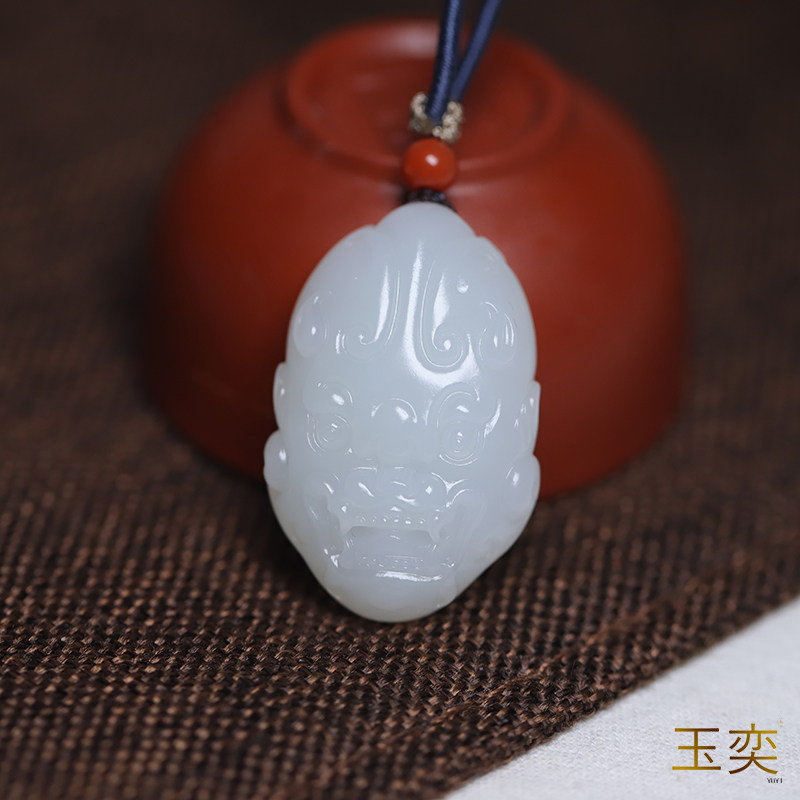 玉奕新疆和田玉籽料白玉瑞兽吊坠