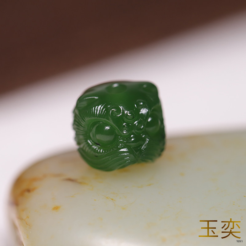 玉奕和田玉籽料苏工醒狮吊坠