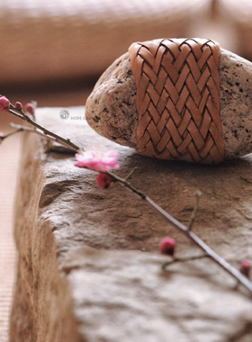 后朴展厅现货皮镇纸石头桌面摆件