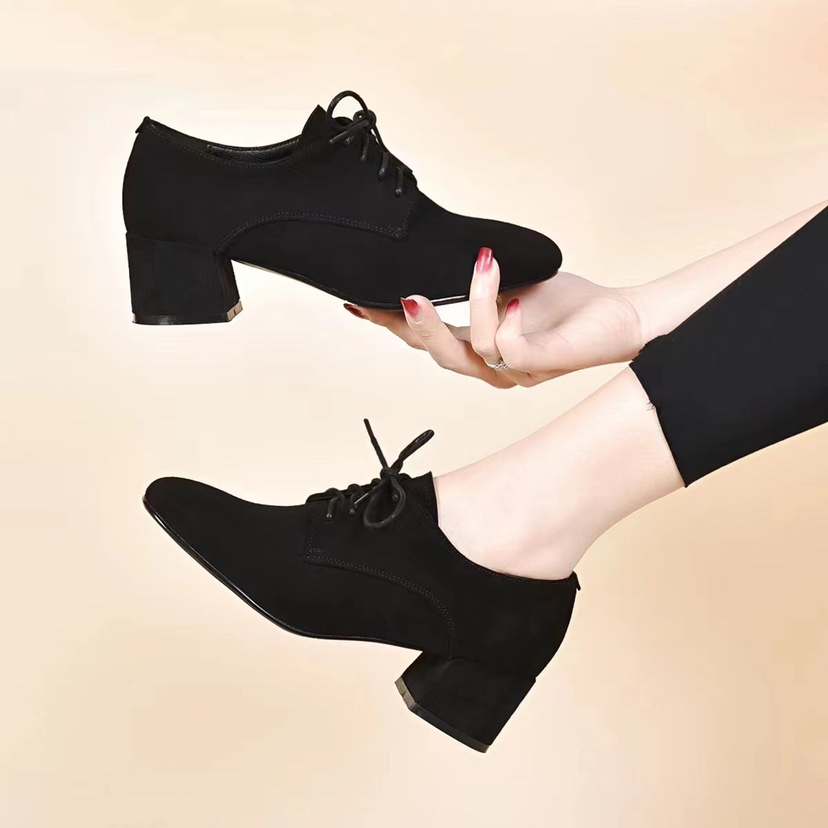 粗跟单鞋女2023春秋新款百搭高跟系带女鞋磨砂软皮尖头深口小皮鞋