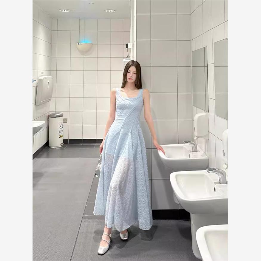 蓝色蕾丝镂空吊带连衣裙女2025夏季收腰礼服度假海滩法式长款裙子
