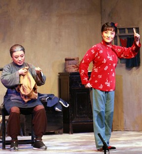 京剧红灯记演出服李奶奶李玉和李铁梅服装老太太乞丐服农民表演服