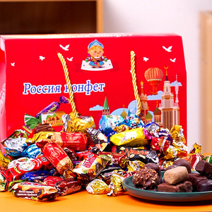 俄罗斯进口糖果混装新年巧克力零食过年喜糖礼盒食品散装糖混合
