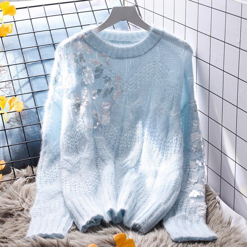 2026年秋季流行的衣服女蓝色毛衣