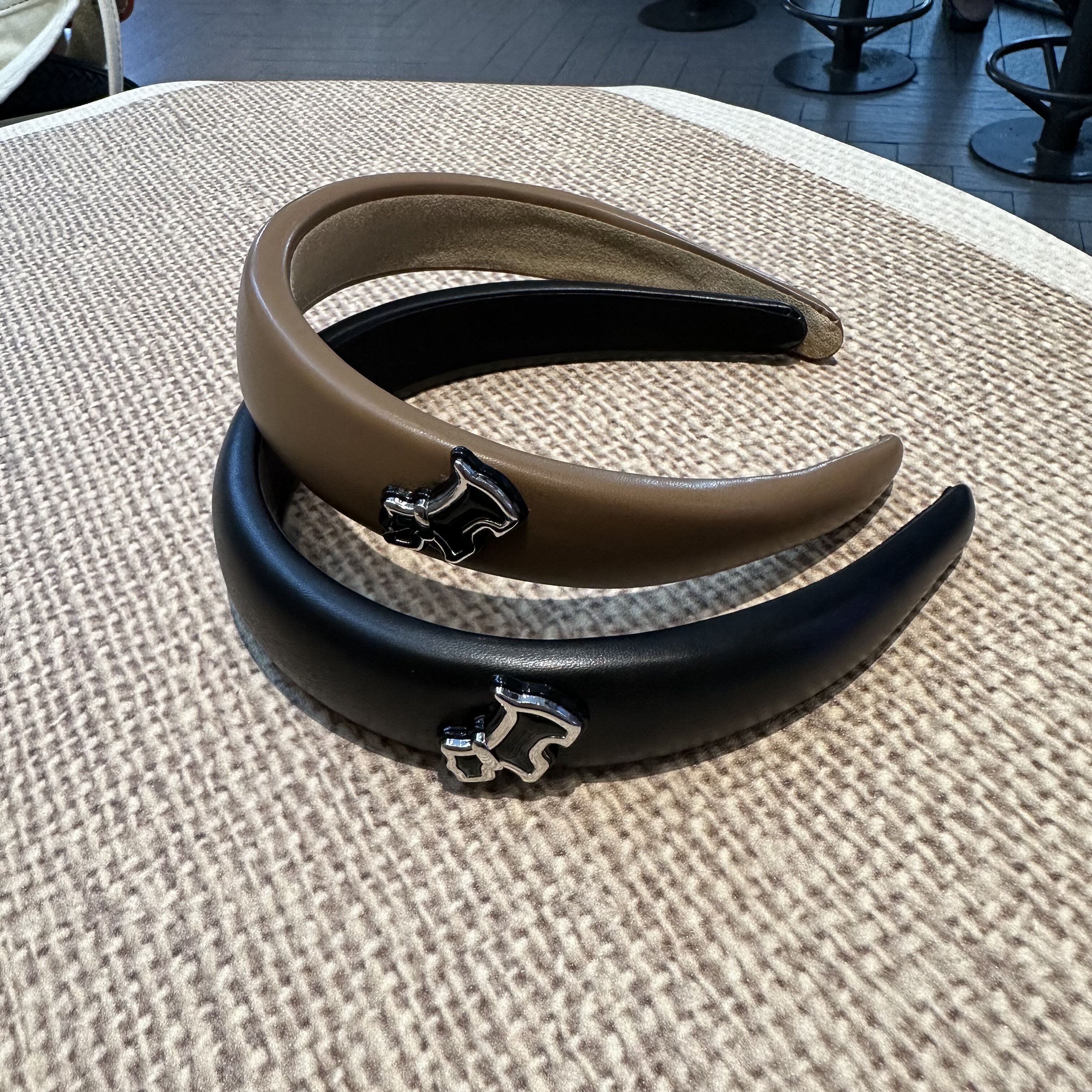 韩系高级感狗狗皮面发箍百搭外出头箍高颅顶发卡发饰气质头饰女