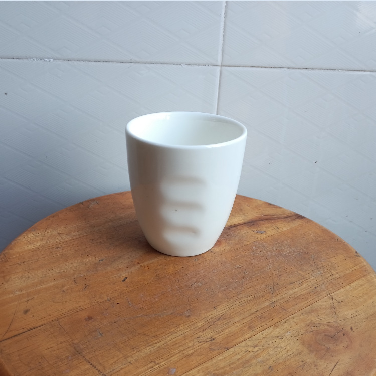 清仓简约中号陶瓷白瓷指印敞口喇叭小酒杯喝饮水杯酒店专用小茶杯