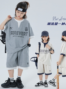 男童夏装套装2026新款男孩韩范假两件短袖中大童美式V领T恤两件套