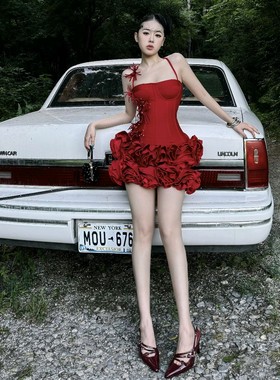 【正版越南设计师】| 红色立体花朵抹胸挂脖上衣约会小短裙小礼服