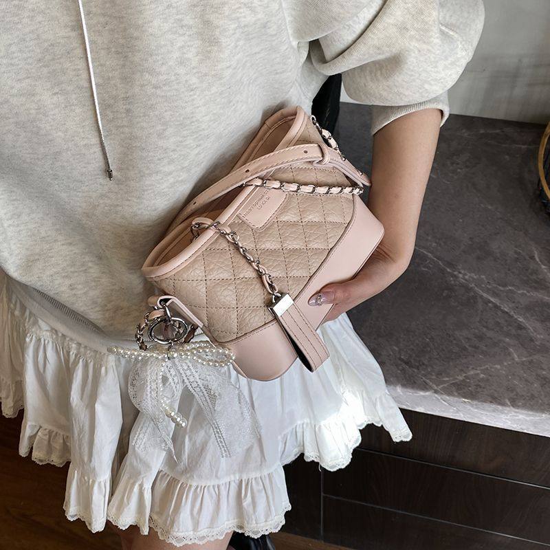 第2025季新款菱格链条水桶包时尚潮流高级感包包爆款百搭斜挎单肩,箱包皮具/热销女包/男包,腋下包,淘宝优惠券,粉丝福利购,淘宝优惠卷