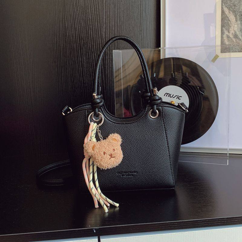 高级感手提小拎包女式2025新款时尚精致单肩水桶包超火小众斜挎包,箱包皮具/热销女包/男包,水桶包,淘宝优惠券,粉丝福利购,淘宝优惠卷