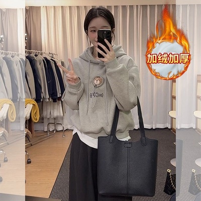 韩版时尚刺绣小熊连帽卫衣