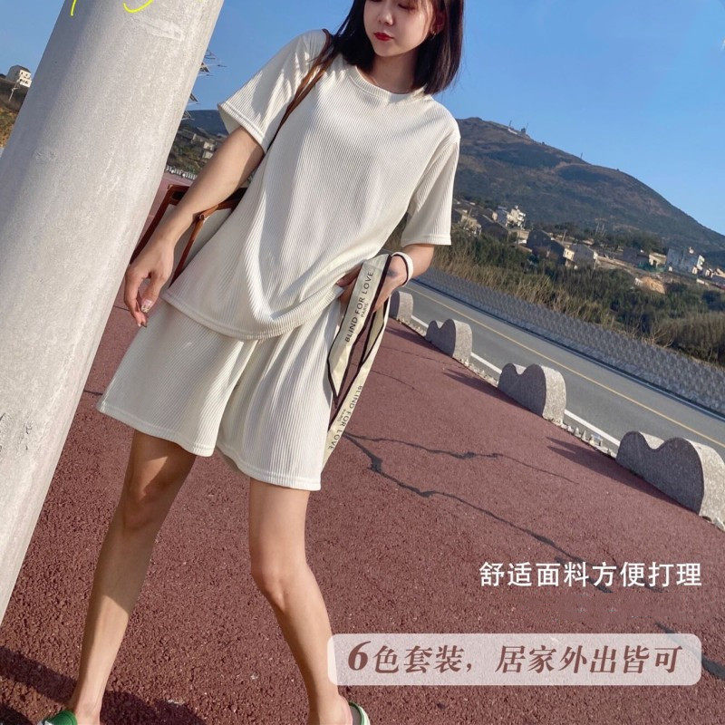 유럽 ??역 2024 여름 신작 패션 반팔 반바지 러닝 슈트 투피스 세트 여성을위한 인터넷 연예인 캐주얼 스포츠 슈트