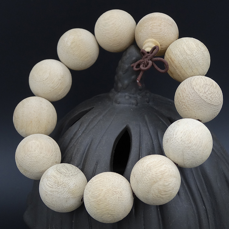 驱蚊樟木老料香气怡人风白色手链