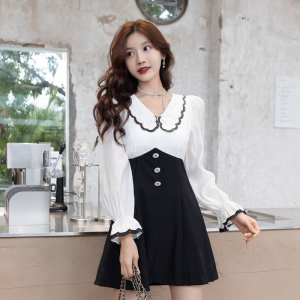 RM21289#女蕾丝边娃娃领黑白配绝美气质高级感连衣裙