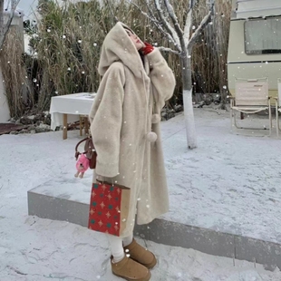 环保水貂毛绒外套女冬季新款仿皮草皮毛一体长款加厚女巫连帽大衣