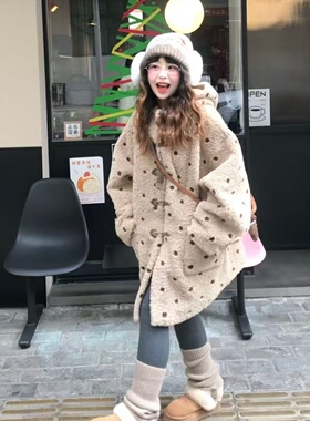 奶茶波点羊羔毛外套女中长款秋冬新款慵懒风皮毛一体连帽毛绒大衣