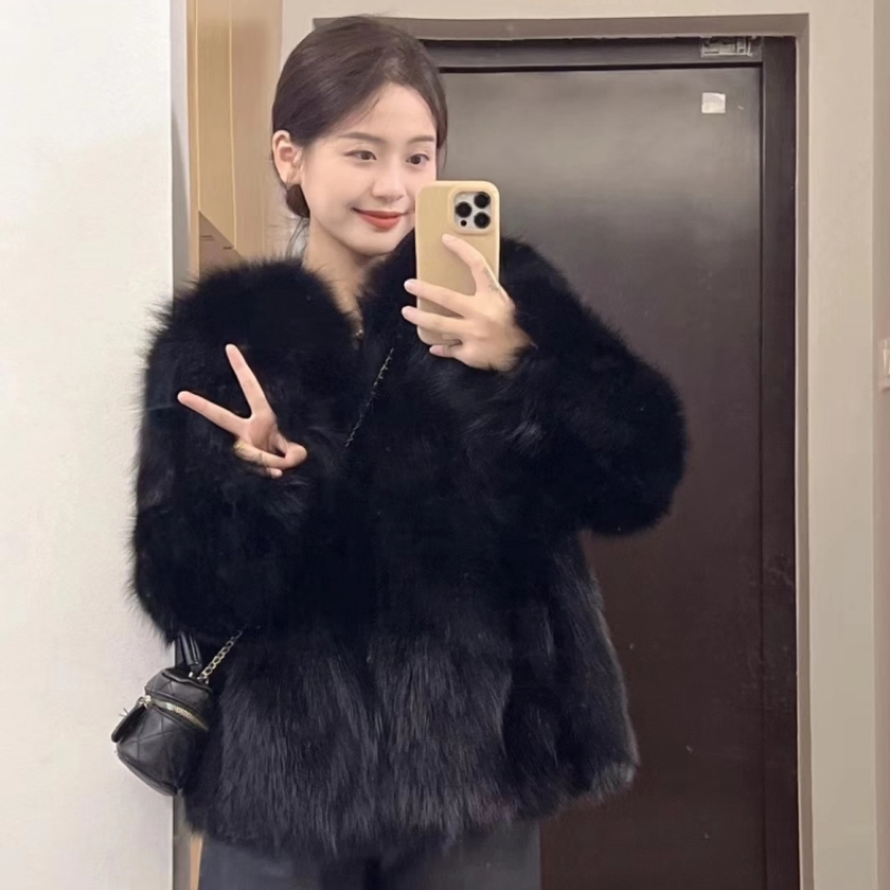 年轻气质环保狐狸毛皮草外套女冬