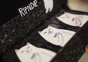 默默纸牌中指猫联名方丹Ripndip&Fontaine美国限定款花切扑克牌