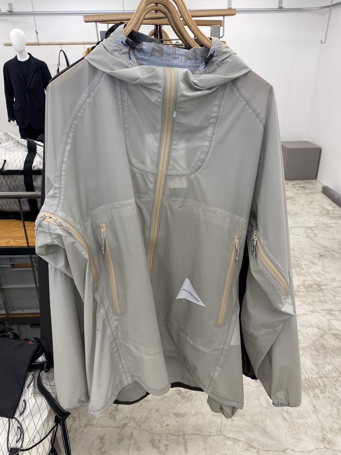 Alex日代 AndWander 3L UL rain jacket压胶连帽冲锋衣 防水