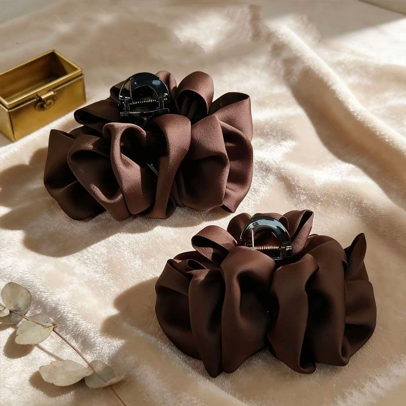 法式轻奢云朵泡泡抓夹2026新款高级感后脑勺盘发鲨鱼夹百搭头饰