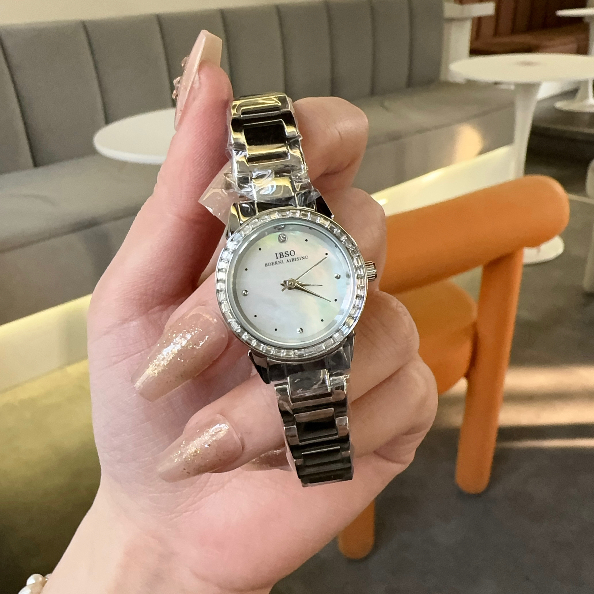 IBSO小表盘韩系轻奢女表小香风贝母盘气质百搭镶钻钢带新款高级感