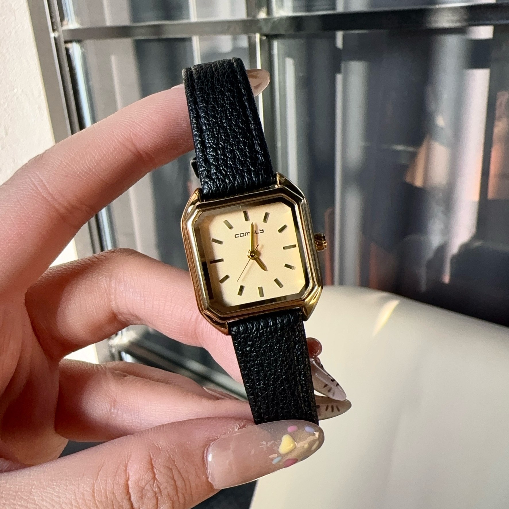 超柔软皮带黑金小方表小巧精致高级感高颜值简约复古风手表女