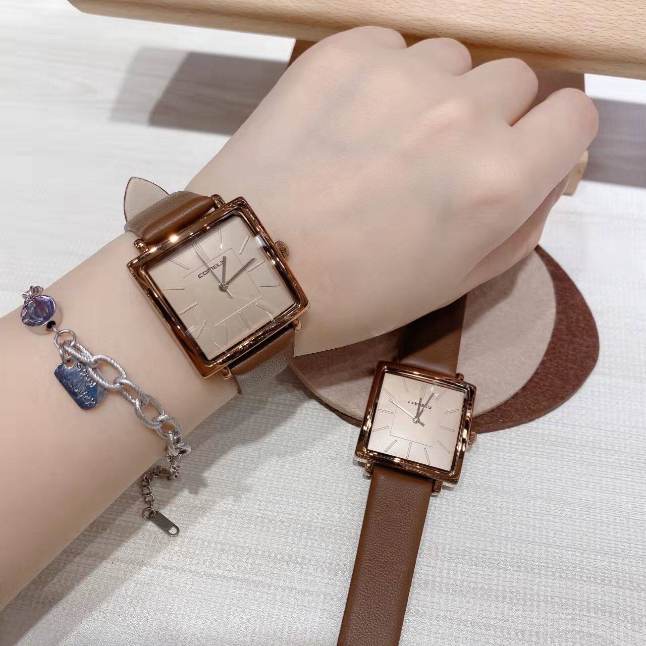 方形复古棕色简约女表时尚个性百搭学生表小众ins防水石英表指针