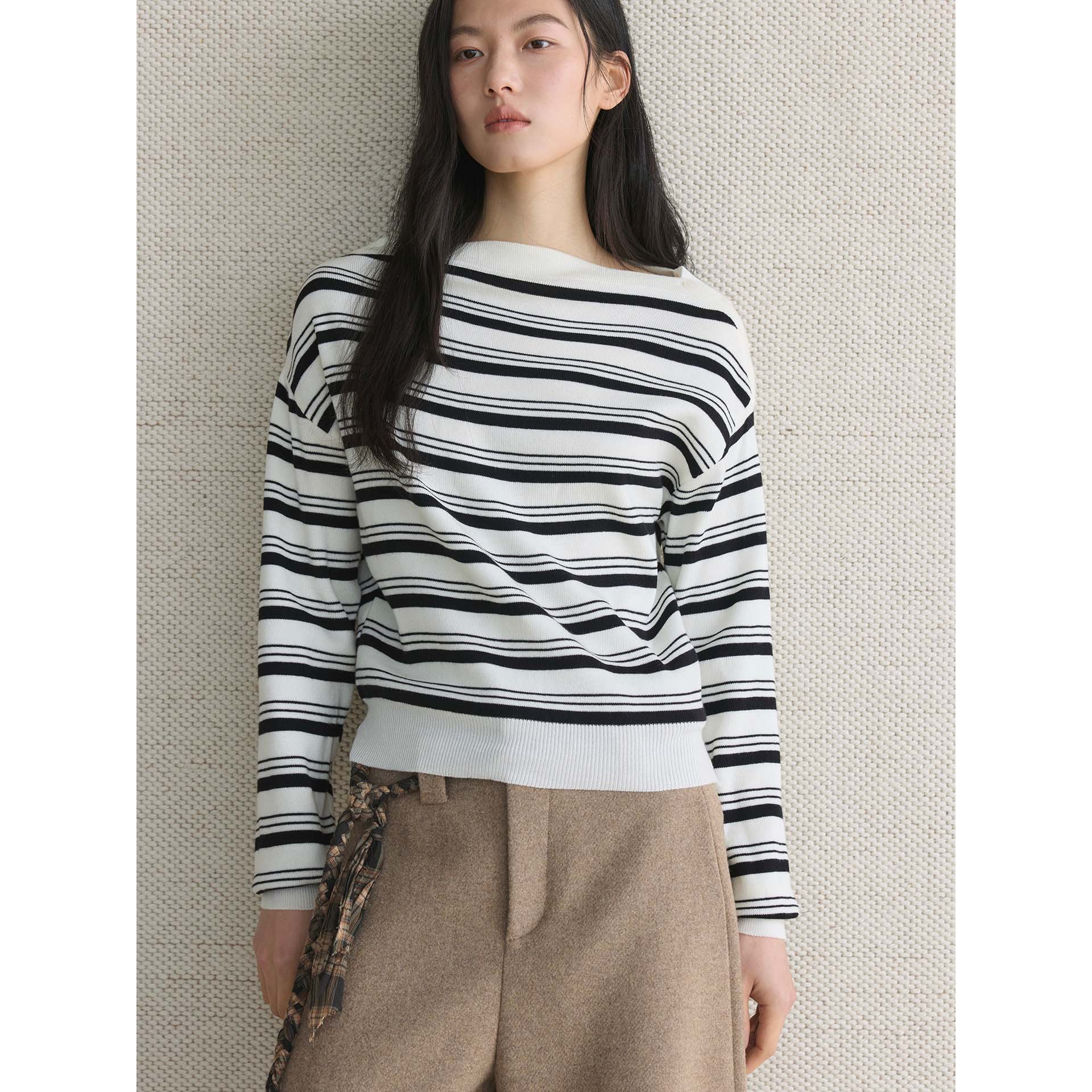 肆·韩系简约粗条纹一字领羊毛毛衣廓形宽松上衣女