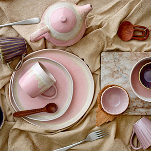 丹麦Bloomingville粉色渐变复古粗陶瓷马克杯咖啡杯子盘子碗茶壶