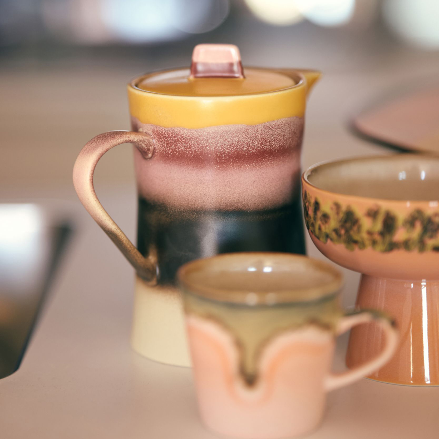 代购 HKliving 复古70年代彩色渐变陶瓷茶壶带盖家用泡茶水壶1L