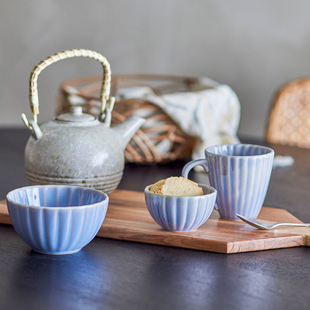 丹麦 Bloomingville 浅蓝色花瓣陶瓷马克杯盘子甜品碟子西餐餐具
