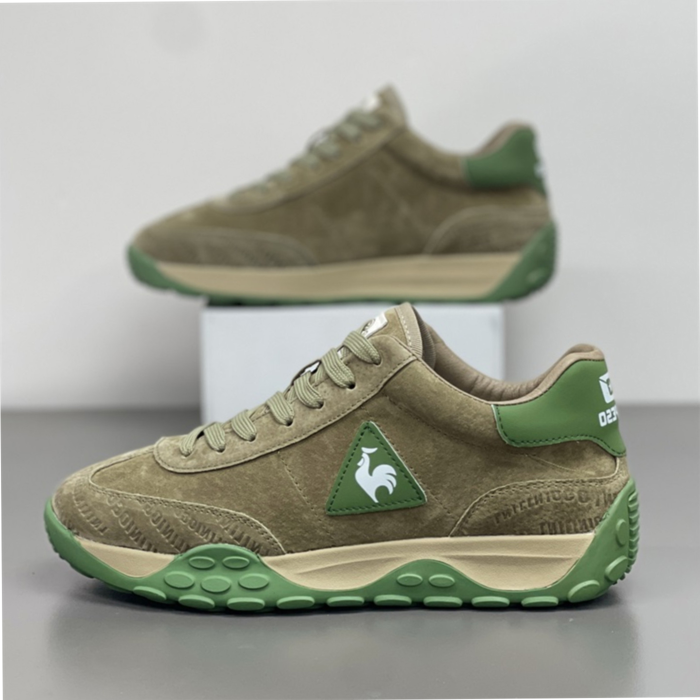 大公鸡男鞋秋冬季新款休闲板透气真皮百搭运动磨砂翻毛皮阿甘加绒