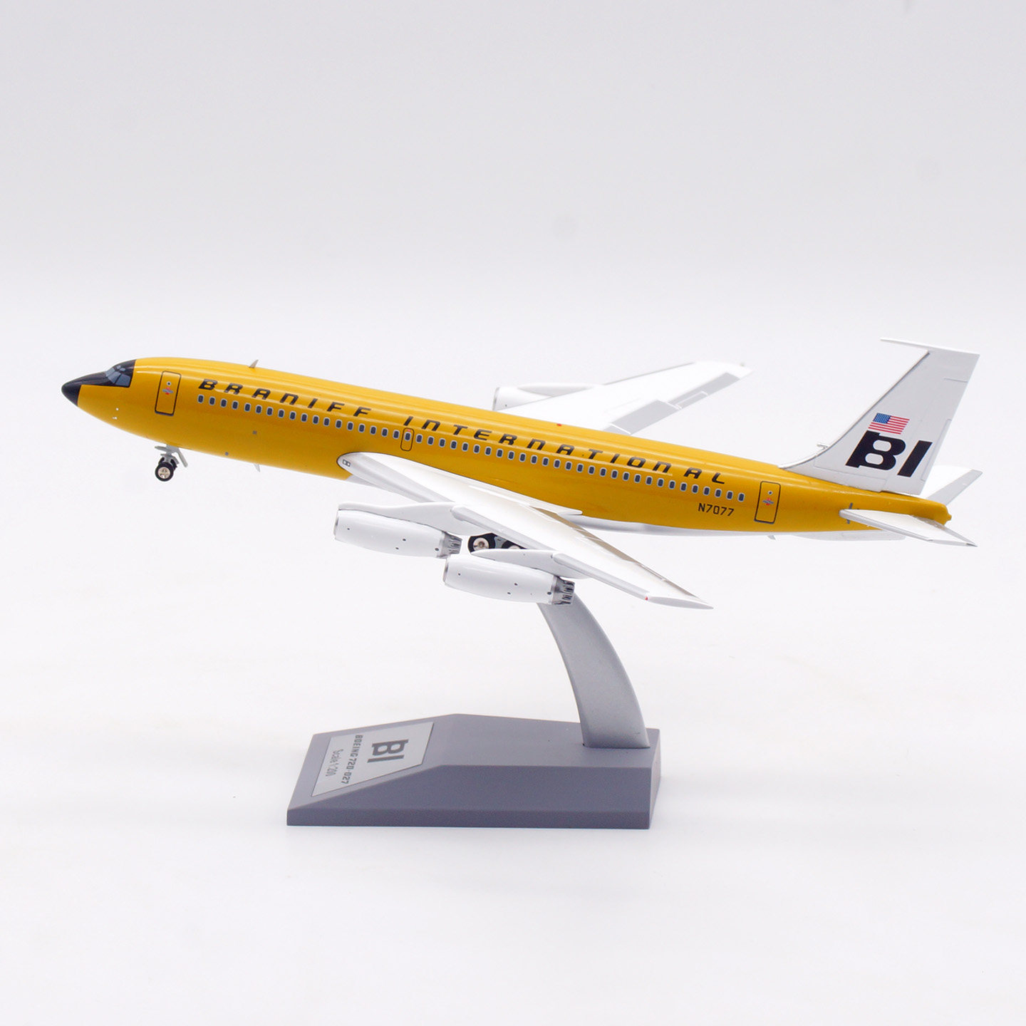 Inflight 1:200 布兰尼夫国际航空 波音B720 N7077 合金 飞机模型