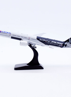 JC Wings 1:400 拉塔姆航空 B777-300ER PT-MUA 合金 飞机模型