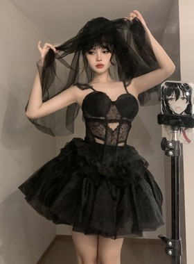 纯欲性感氛围感穿搭蕾丝拼接镂空鱼骨吊带上衣+纯色百搭蓬蓬裙