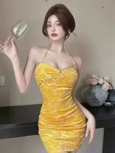 2026辣妹网红少女性感时尚一字领蕾丝挂脖吊带低胸包臀打底连衣裙
