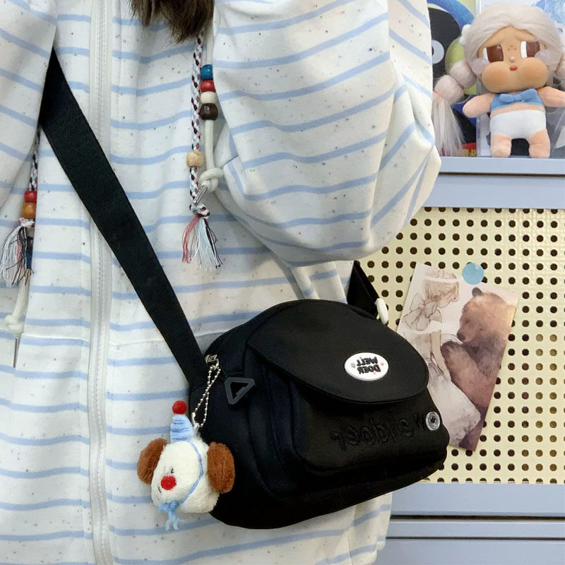 儿童斜挎包2026新款女童小挎包学生女生包包女孩12岁背包初中生女