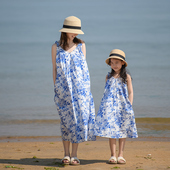 小乐往原创亲子装 纯棉蓝印花吊带女童度假连衣裙母女装 141课 夏季