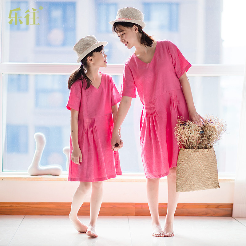 小乐往原创亲子装36课 夏短袖玫红纯亚麻文艺海边度假母女连衣裙