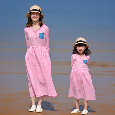 亲子海边度假拍照连衣裙文艺母女