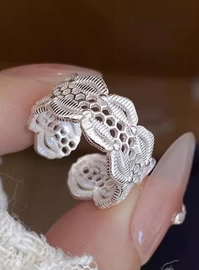 纯银几何镂空蕾丝蜜蜂巢宽面戒指