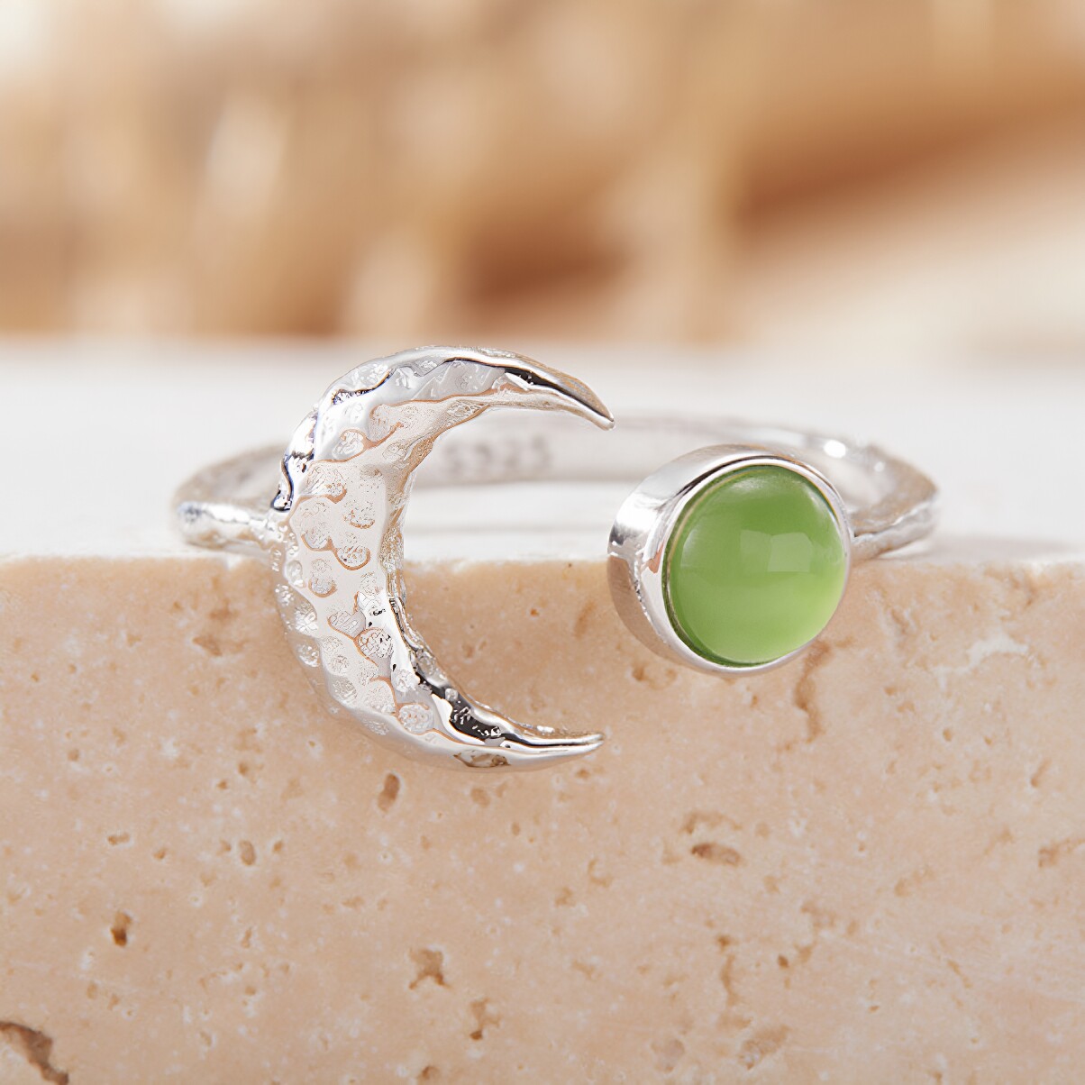 纯银青石澳宝玉石镶钻月亮戒指女