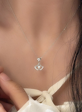 S925纯银锆石镶钻银杏叶子项链女生简约唯美永恒的爱闪钻锁骨链女