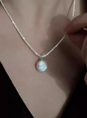 S925纯圆形巴洛克纽扣珍珠满天星项链女生通勤波光粼粼锁骨链女