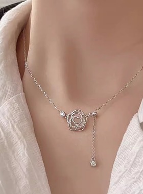 S925纯银白玉髓镶钻山茶花项链女生法式轻奢通勤玫瑰花朵锁骨链女