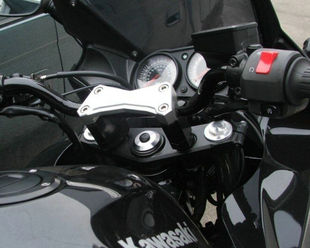 川崎Kawasaki Z750 Z1000改装车把加高码手把转接码铝合金黑