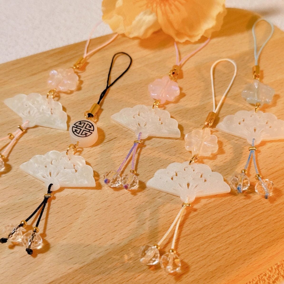 四叶草白贝扇子挂件国风手机链装饰包包挂绳,节庆用品/礼品,手机链,淘宝优惠券,粉丝福利购,淘宝优惠卷