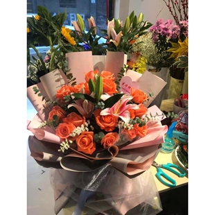 句容市中街华阳路大润发新天地碧桂园东方华城红玫瑰生日鲜花店